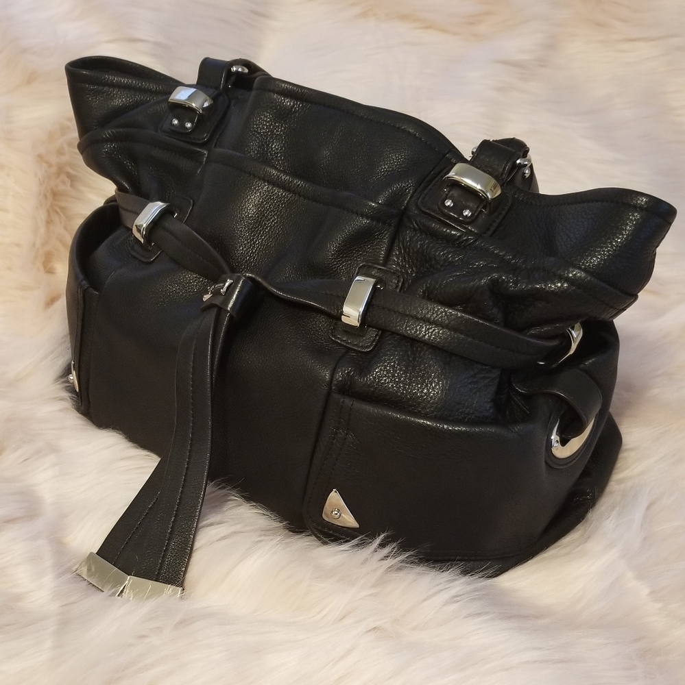 B Makowsky Genuine Leather Large